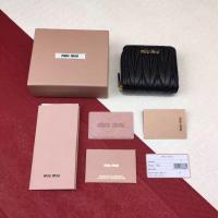 miumiu零钱包