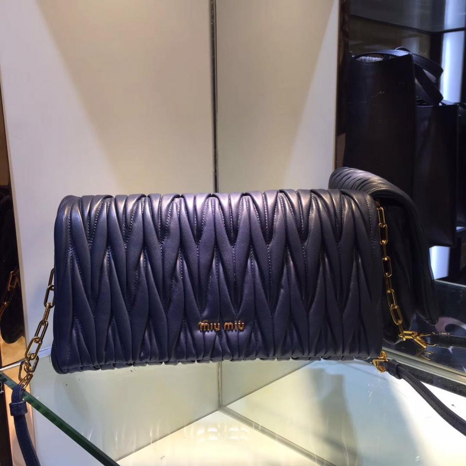 miumiu包价格和图片