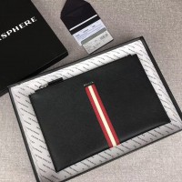prada 黑红配2017