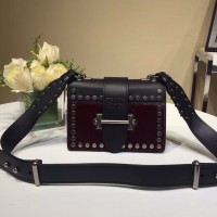 prada女包正品价格