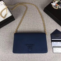 prada链条包什么颜色火