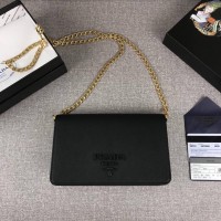prada链条包简介