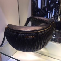 miumiu包...