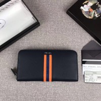 prada 钱包 拼色