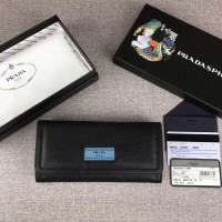普拉达2017新款钱包