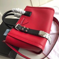 prada2018新款包图片