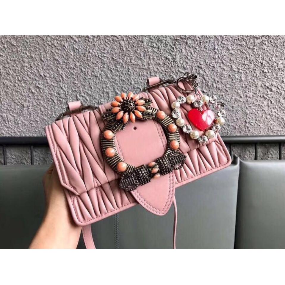 miumiu顶级高仿