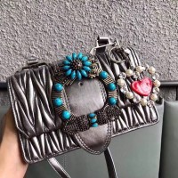 miumiu包...