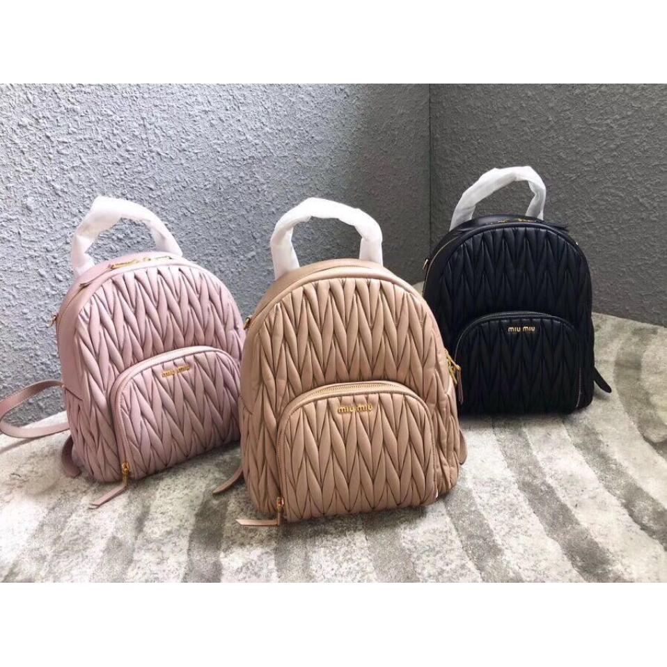miumiu最新款双肩包