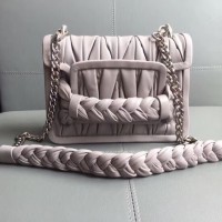 miumiu女...