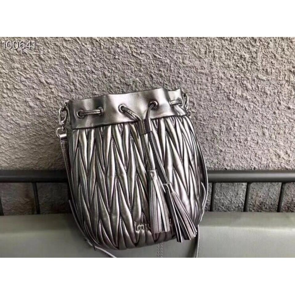 miumiu水桶包