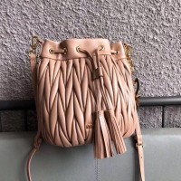 miumiu新款水桶包图片