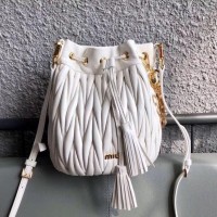 miumiu花朵水桶包