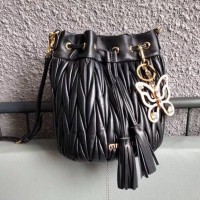 miumiu花朵水桶包价格