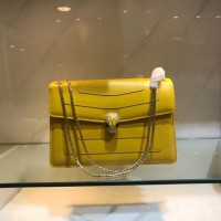 日本宝格丽蛇头包便宜吗购物加微信bag88866 